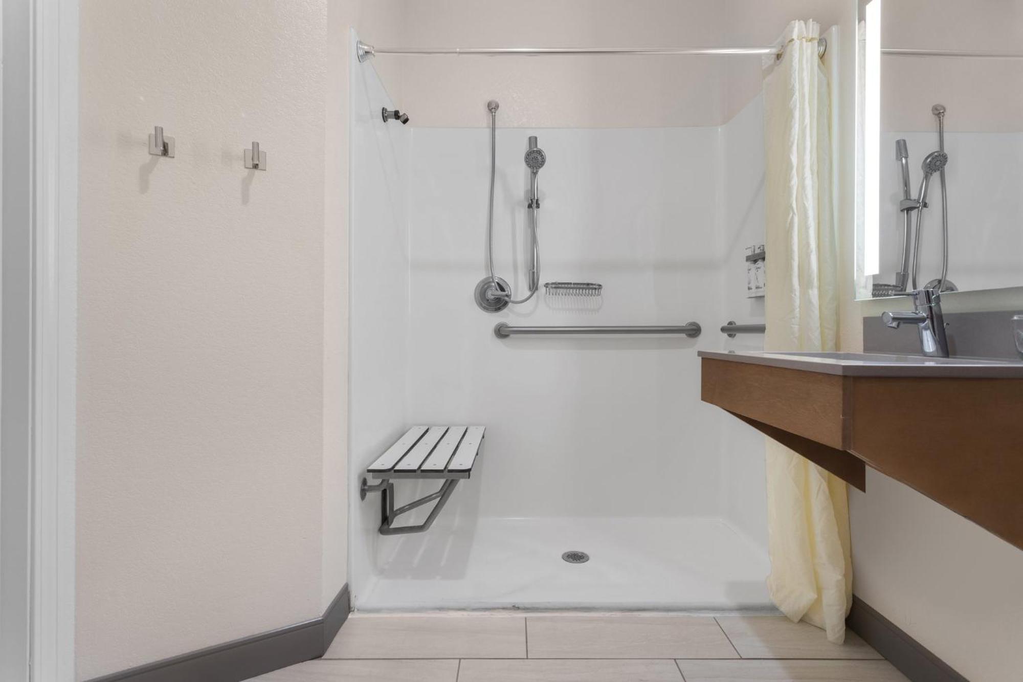 Candlewood Suites La Crosse By Ihg Экстерьер фото